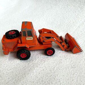 Vintage 1960’s Matchbox Lesney “Hatra” Tractor Shovel King Size No K3